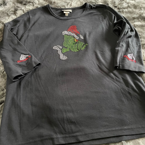 Sequined Grinch heavy weight jersey tee type shirt with 3/4 length sleeves. - Picture 4 of 4